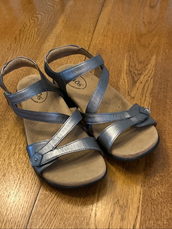 Taos Footwear Shoes - Woman’s Taos pewter strap sandal. Size 8. Velcro straps. Barely worn! Cute!